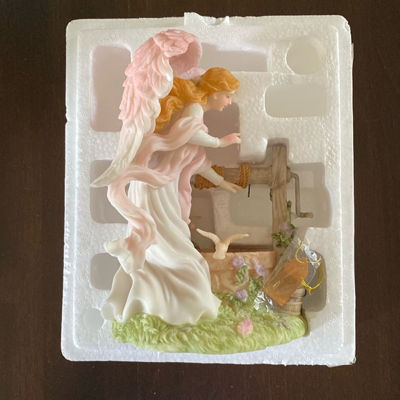 Alexandra "Endless Dreams' Figurine by Seraphim Classics - Picture 13 of 16